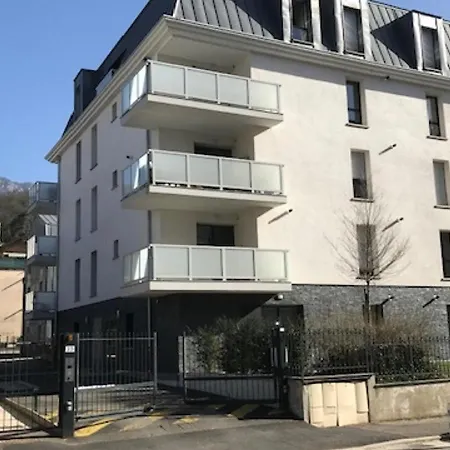 T2 Lumineux Et Moderne, Bien Situe, Avec Balcon Et Parking A - Fr-1-555-85 * Aix-les-Bains