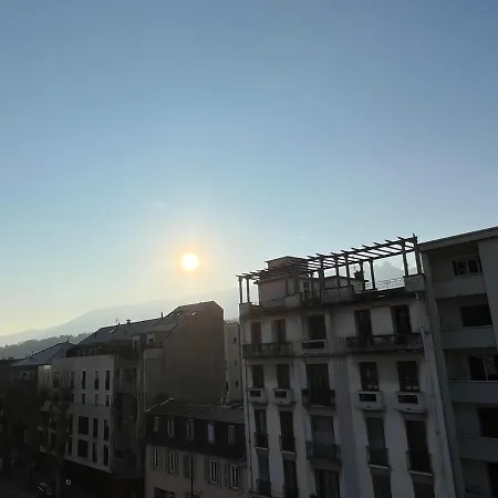 T2 Moderne Et Lumineux Avec Climatisation Et Parking A - Fr-1-555-85 Apartment *