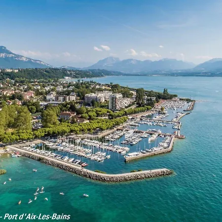 Aix-les-bains: T2 Moderne Et Lumineux Au 4e étage Avec Climatisation Et Garage - Fr-1-555-85 *