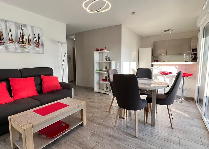 T2 Moderne Et Lumineux Avec Climatisation Et Parking A - Fr-1-555-85 Apartment