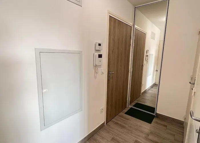 T2 Moderne Et Lumineux Avec Climatisation Et Parking A - Fr-1-555-85 * Aix-les-Bains